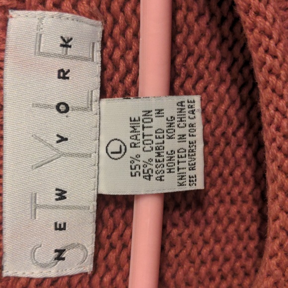 🌼 Sweater 🌼 - Picture 2 of 6